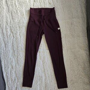 Vuori Daily Leggings Athletic Legging Pants Pant Brick Red VW323 Womens Size XS